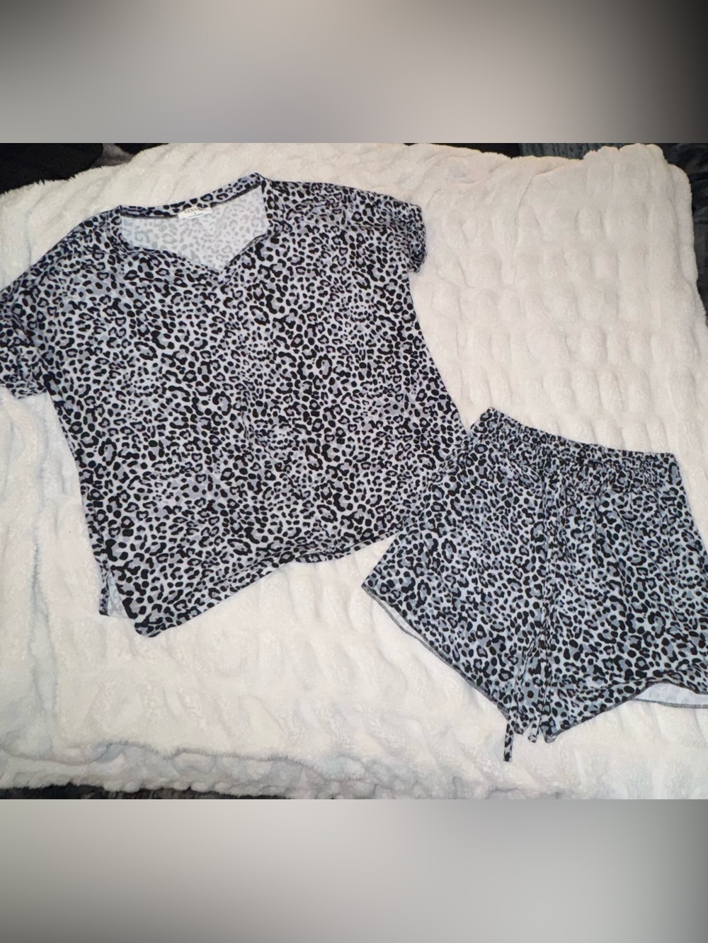 Zenana Outfitters Blue Leopard Print Short Pajama Set